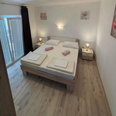 Apartments Lota Starigrad Paklenica Exteriör bild