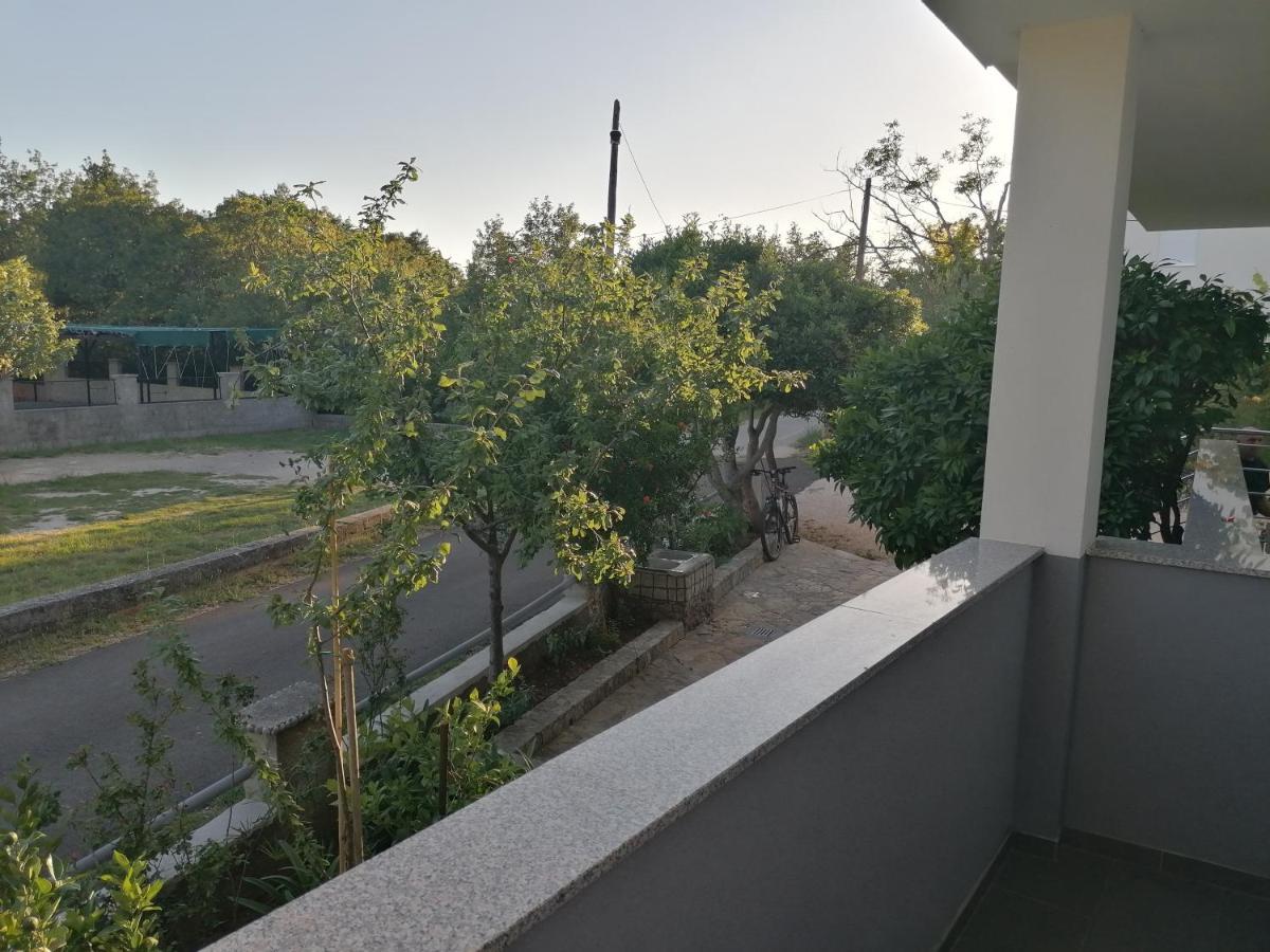 Apartments Lota Starigrad Paklenica Exteriör bild